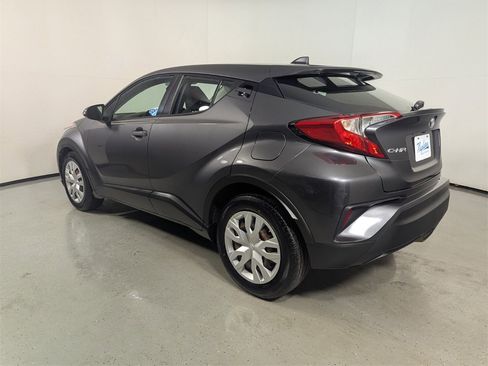 Used 2021 Toyota C-HR LE image 5