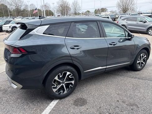 Used 2023 Kia Sportage EX image 3