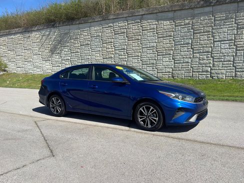 Used 2022 Kia Forte LXS FWD image 7