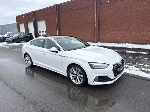 Used 2022 Audi A5 2.0T Premium image 11