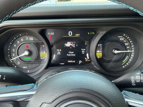 Used 2024 Jeep Wrangler High Altitude AWD/4WD image 22