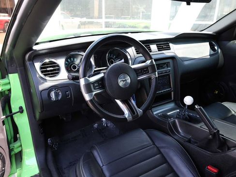 Used 2013 Ford Mustang GT RWD image 3