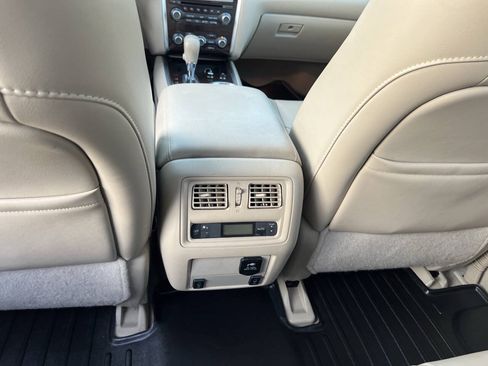 Used 2015 Nissan Pathfinder Platinum AWD/4WD image 22