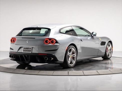 Used 2019 Ferrari GTC4Lusso image 5