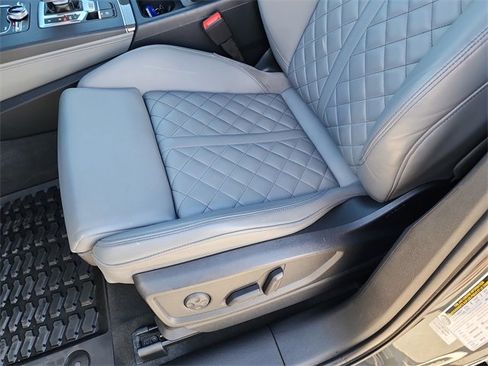 Used 2018 Audi SQ5 Prestige w/ Prestige Package image 15
