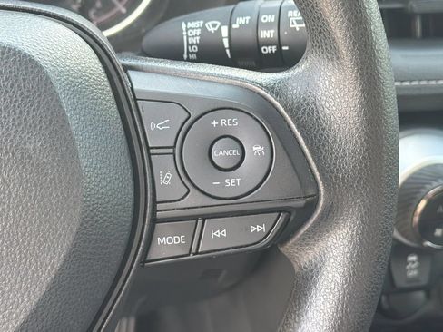 Used 2024 Toyota RAV4 XLE FWD image 27