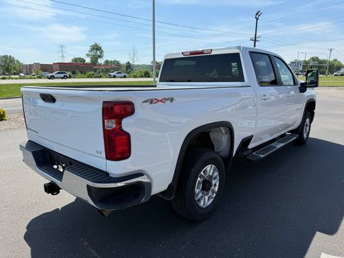 Used 2025 Chevrolet Silverado 2500 LT w/ Convenience Package AWD/4WD image 14