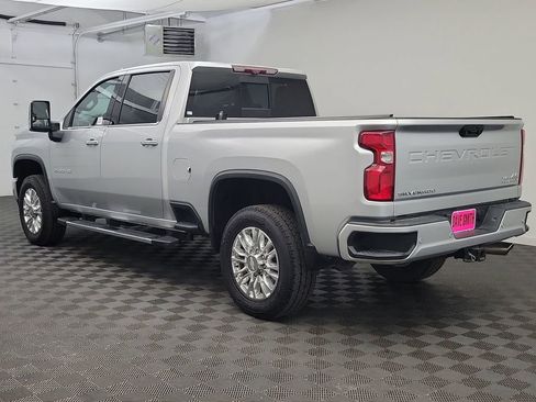 Used 2020 Chevrolet Silverado 2500 High Country image 3