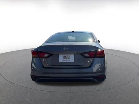 Used 2025 Nissan Altima 2.5 SV image 12