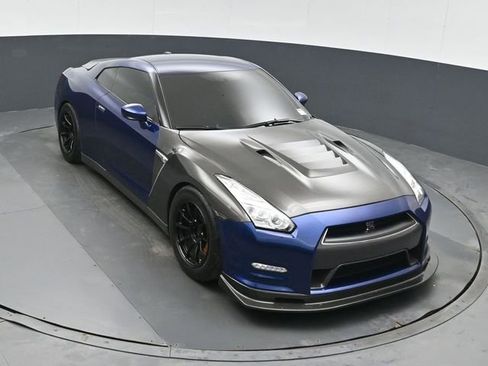 Used 2015 Nissan GT-R Black Edition image 36