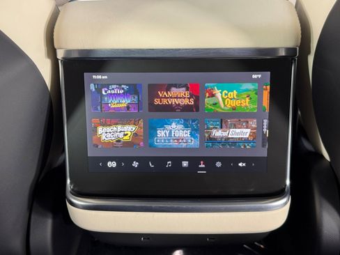 Used 2022 Tesla Model S image 38