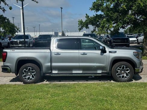 Used 2024 GMC Sierra 1500 SLT w/ SLT Premium Plus Package AWD/4WD image 6