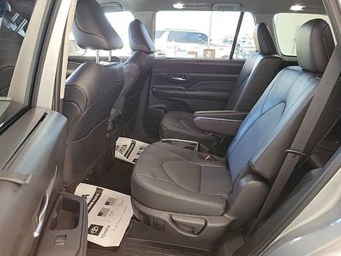 Used 2025 Toyota Grand Highlander AWD image 10