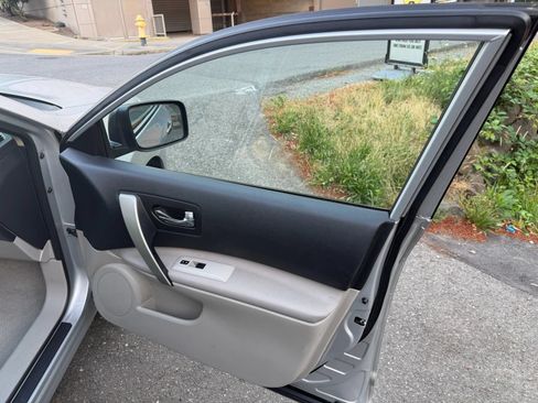 Used 2012 Nissan Rogue S FWD image 34