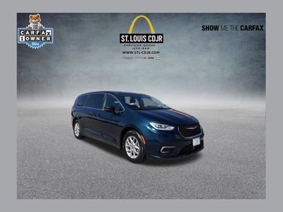 Used 2023 Chrysler Pacifica Touring-L