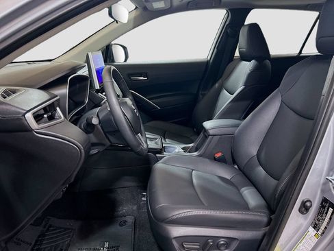 Used 2026 Toyota Corolla Cross XLE AWD/4WD image 18