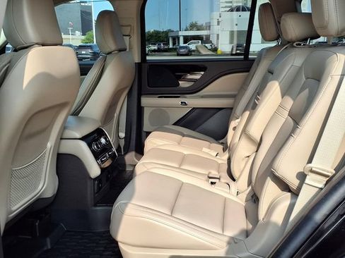 Certified 2023 Lincoln Aviator 2WD image 5