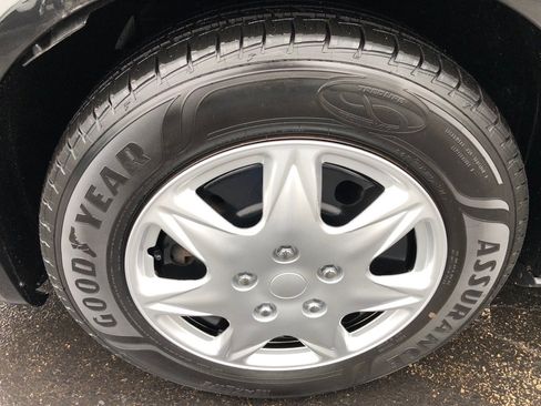 Used 2017 Dodge Grand Caravan SXT image 10