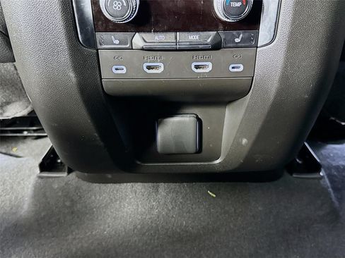 Used 2024 GMC Yukon Denali w/ Advanced Technology Package RWD image 28