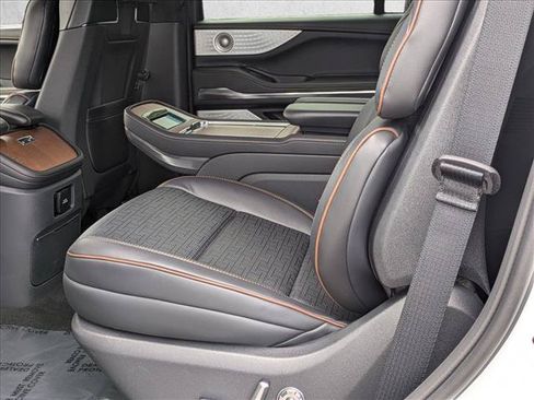 New 2025 Lincoln Navigator Black Label AWD/4WD image 14