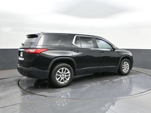 Used 2021 Chevrolet Traverse LS FWD image 15