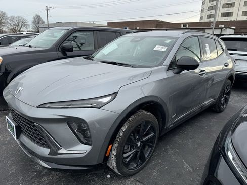 Used 2025 Buick Envision Sport Touring image 2