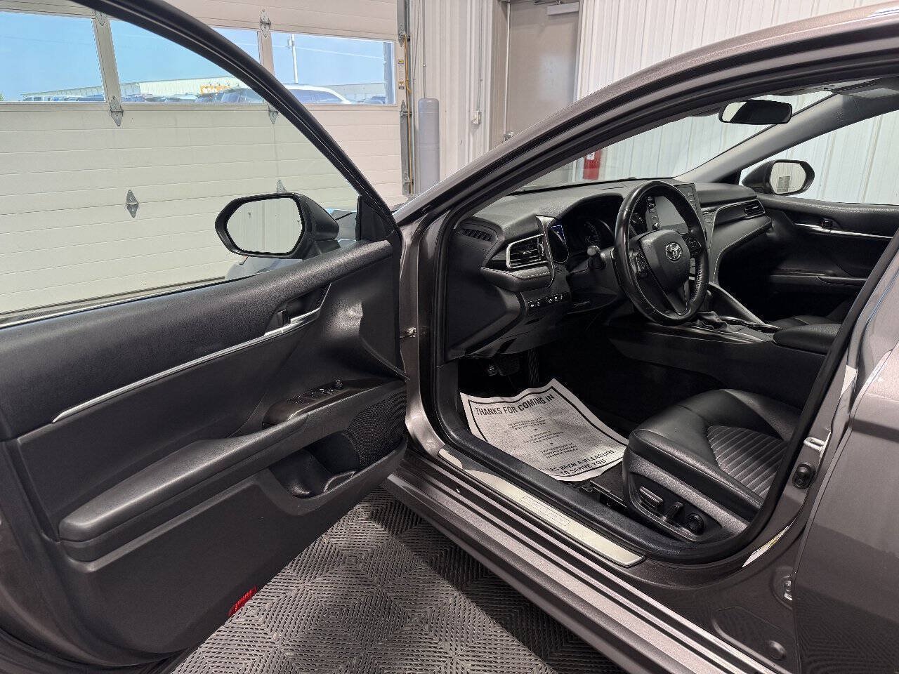 Used 2024 Toyota Camry SE FWD image 6