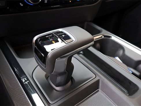 Used 2024 Chevrolet Silverado 1500 ZR2 image 33