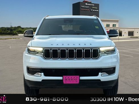 Used 2023 Jeep Wagoneer 4WD image 8