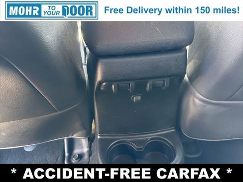 Used 2017 Jeep Wrangler Unlimited Sahara w/ Connectivity Group AWD/4WD image 35
