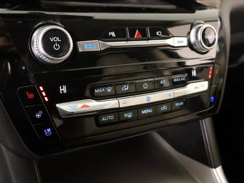 Used 2021 Ford Explorer Limited image 8