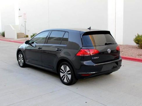 Used 2016 Volkswagen e-Golf SE image 7