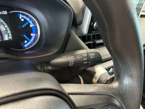 Used 2025 Toyota RAV4 LE AWD/4WD image 20