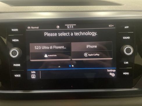 Certified 2023 Volkswagen Taos SE w/ Panoramic Sunroof Package image 16