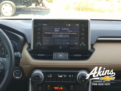 Used 2020 Toyota RAV4 Limited image 16