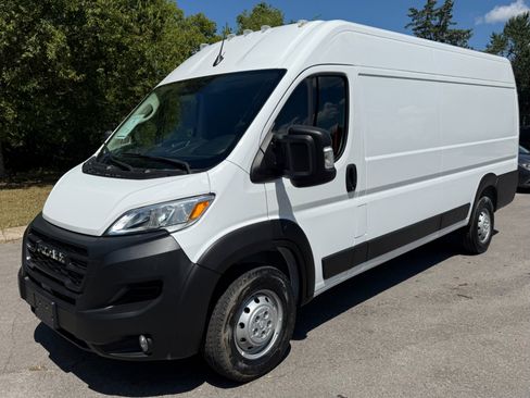 Used 2023 RAM ProMaster 3500 w/ Convenience Group image 2