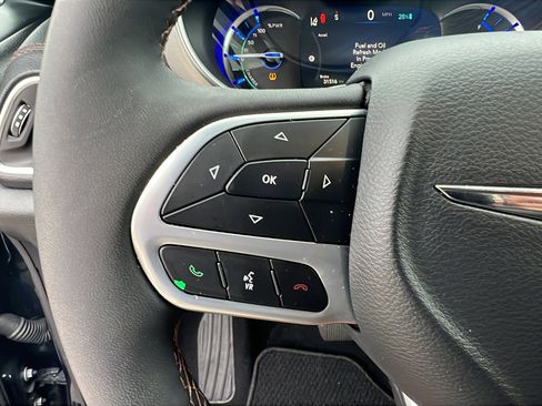 Used 2024 Chrysler Pacifica Pinnacle image 29