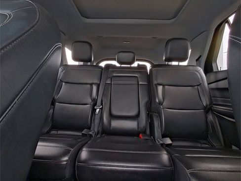 Used 2022 Ford Explorer XLT w/ Equipment Group 202A image 28