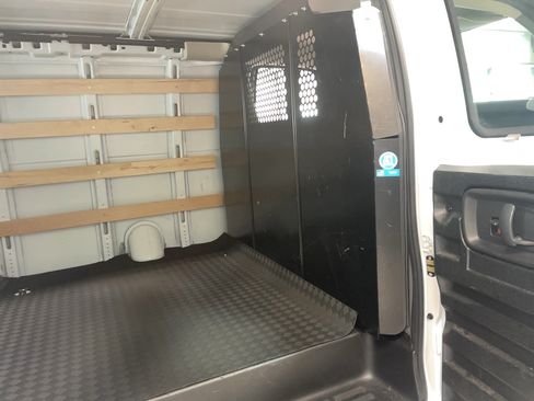 Used 2025 Chevrolet Express 2500 w/ Driver Convenience Package RWD image 7