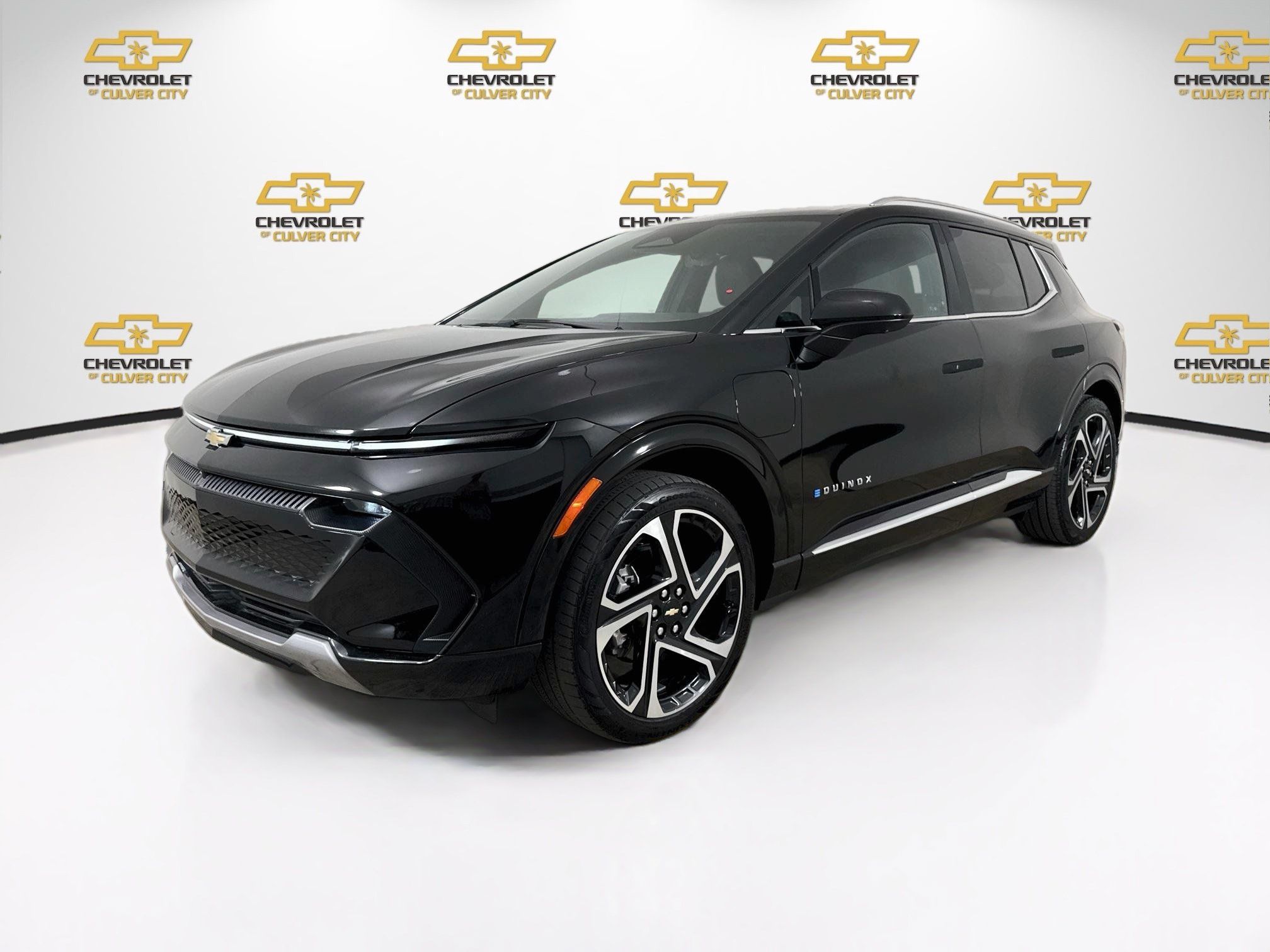 Used 2025 Chevrolet Equinox EV LT w/ Convenience Package II FWD image 3