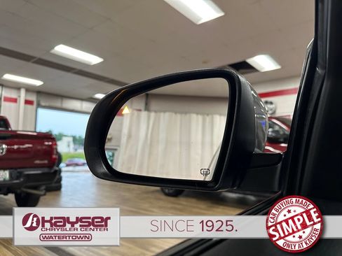 Used 2021 Jeep Cherokee Latitude Lux AWD/4WD image 7