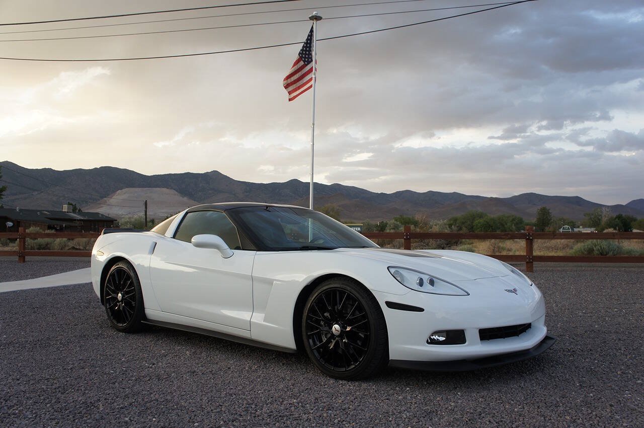 Used 2011 Chevrolet Corvette Coupe w/ 1LT RWD image 45