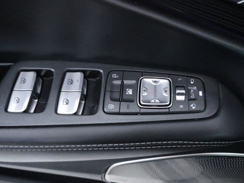Used 2018 Genesis G90 3.3T Premium RWD image 29