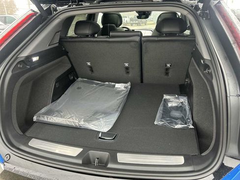 New 2026 Cadillac Optiq Luxury 1 image 25