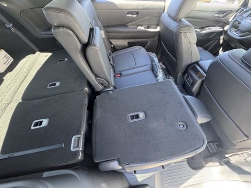 New 2026 Nissan Pathfinder SL AWD/4WD image 14