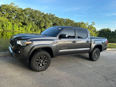 Used 2023 Toyota Tacoma SR5 AWD/4WD image 2