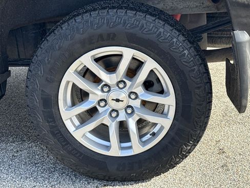 Used 2022 Chevrolet Silverado 1500 RST image 12