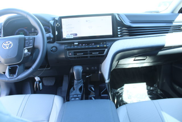 Used 2026 Toyota Camry XLE FWD image 15