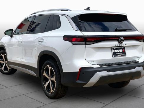 New 2026 Volkswagen Tiguan SE AWD/4WD image 11