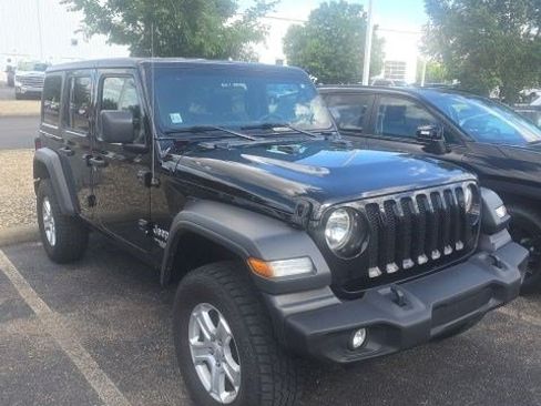 Used 2018 Jeep Wrangler Unlimited Sport S AWD/4WD image 2